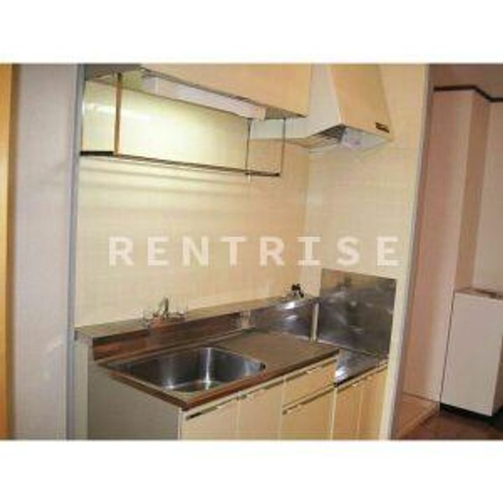 Surplus One 幸の内装