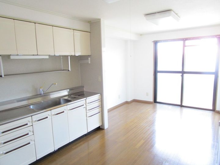 セゾン・メルヴェーユ冬 A棟の居間