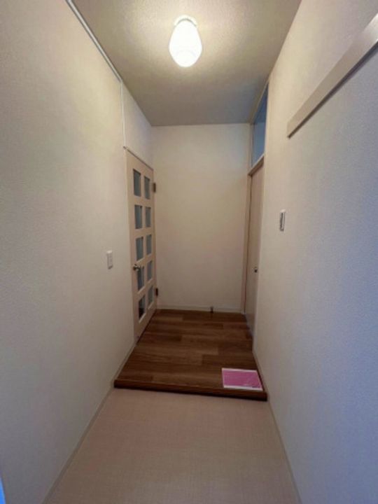 鈴が峰第5団地2号棟の玄関