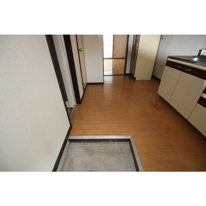 シェリールIIの玄関