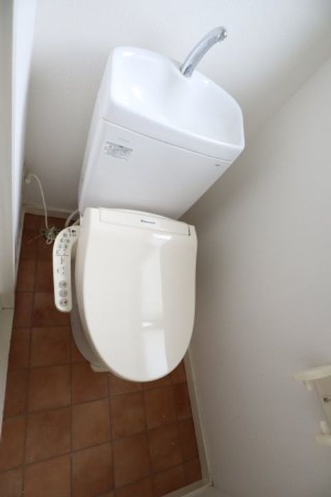 日発東中神ビルの内装