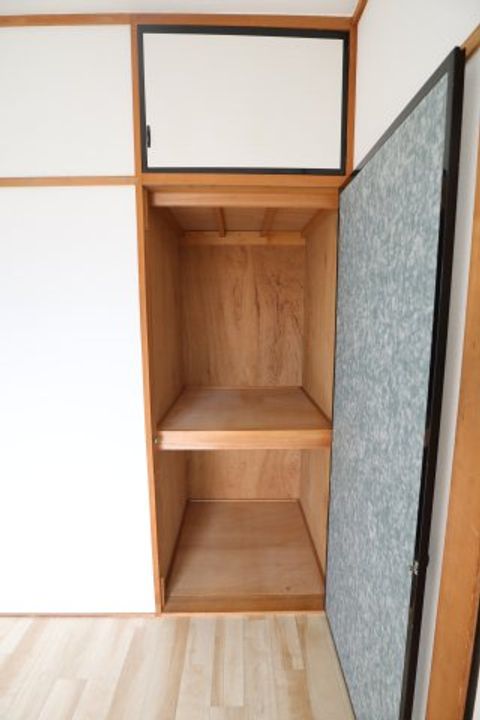 日発東中神ビルの内装