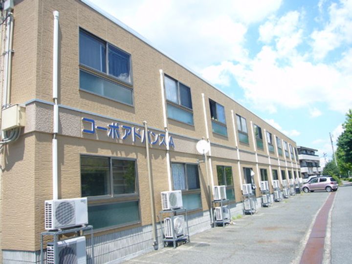 コーポアドバンスA棟の外観