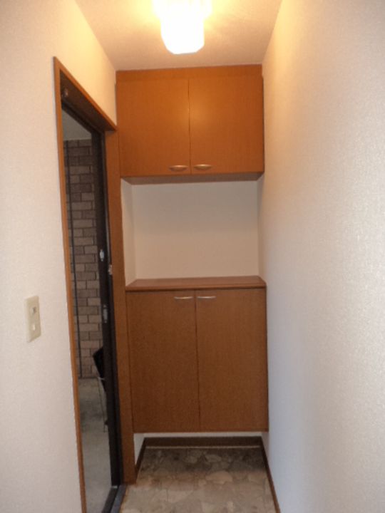 広島県福山市東手城町4(アパート)の賃貸物件の玄関