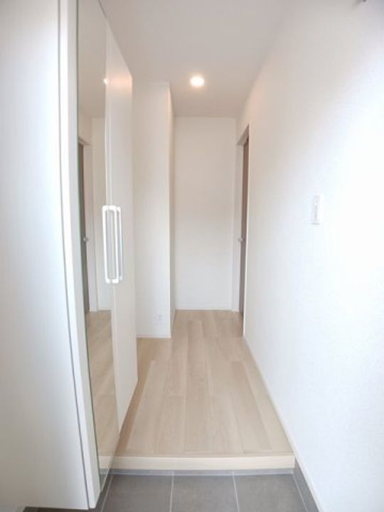 カーサ・グレイス Bの玄関