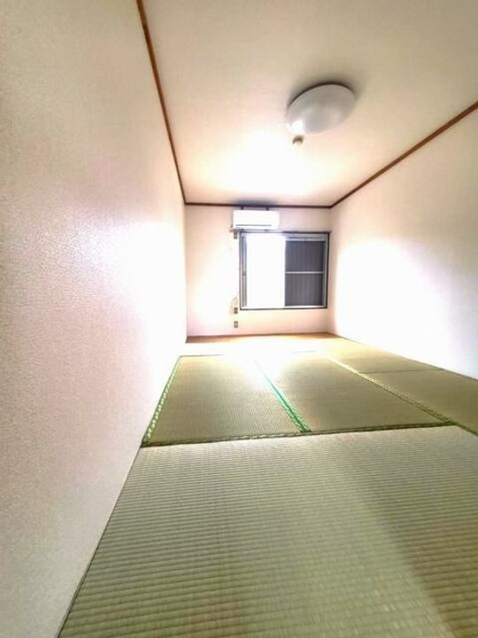 鈴木ハイツの居間