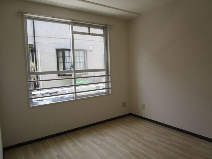 オークパレス川尻の居間