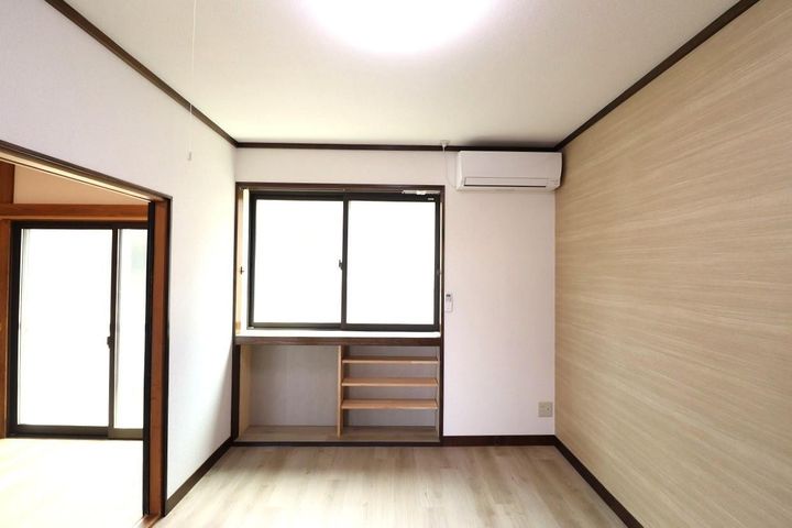 パークハイツ亀ヶ崎の居間