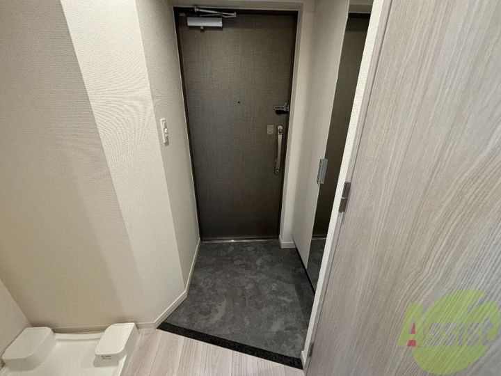 ファステート神戸サルビアの玄関