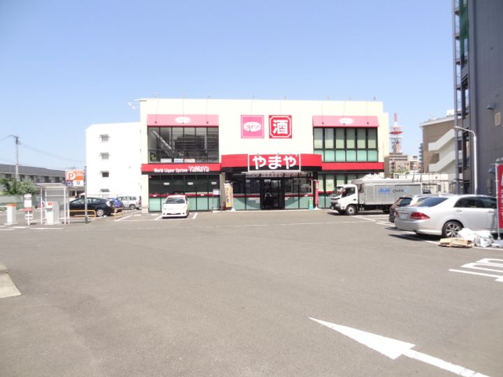 シャルマンEの周辺