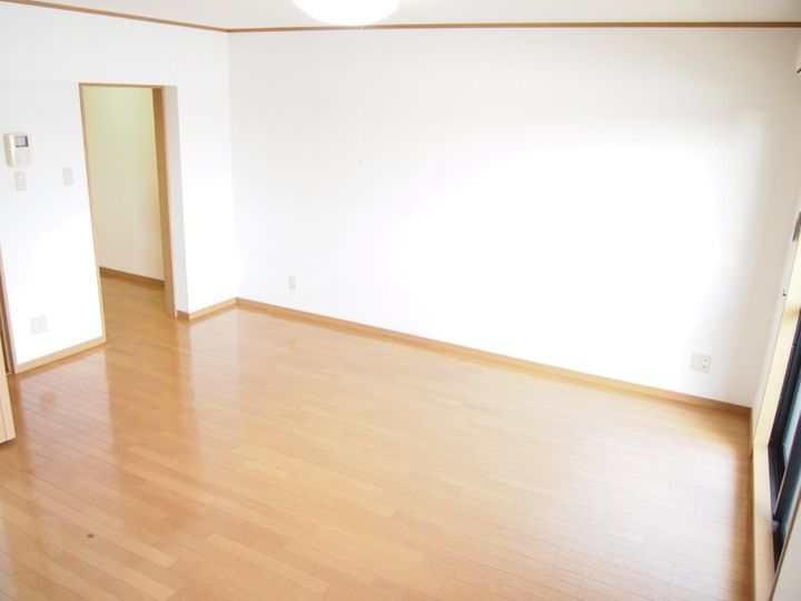 ドリームタウン三和Bの居間