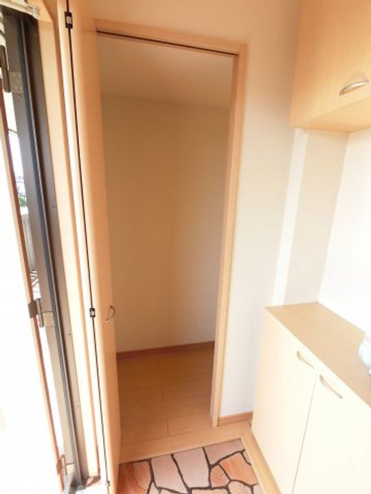 千葉県富里市七栄(アパート)の賃貸物件の玄関