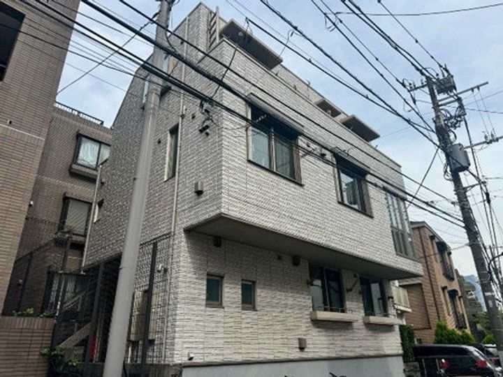 東京都港区南青山4(マンション)の賃貸物件の外観