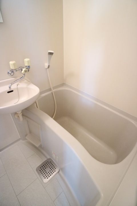 岡山県倉敷市八王寺町(アパート)の賃貸物件の風呂