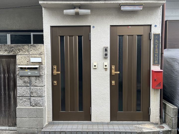 島田ハイツの玄関