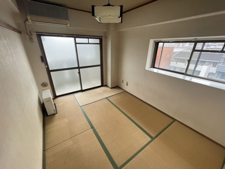 エスタス庚午南の居間