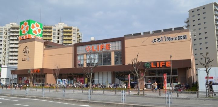 エヌエムキャトフヴァンの周辺