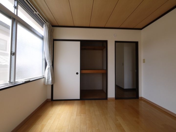 根本コーポの内装