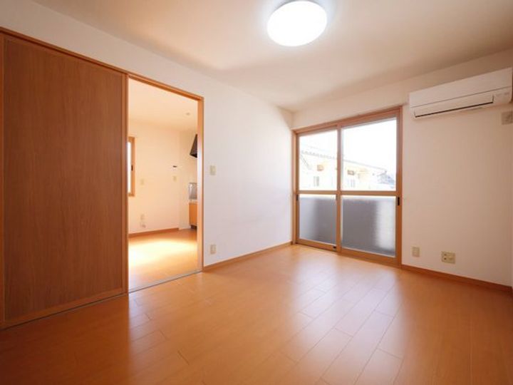 デューク古都の居間