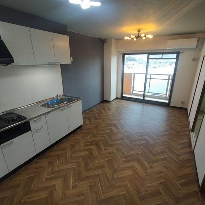 桃の里マンションの居間