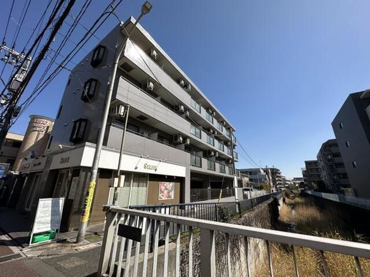 グランデュール峯崎IIの外観