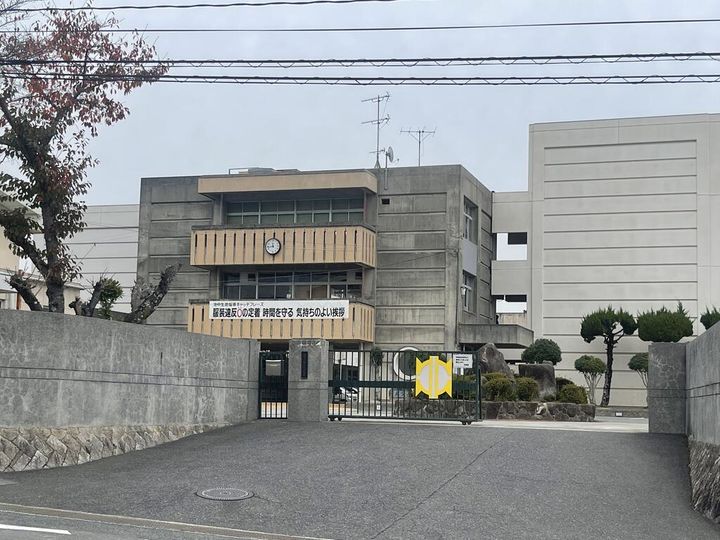 クレメントの周辺