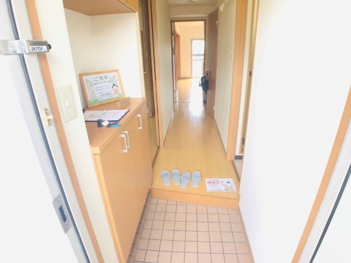 サン・シャインの玄関