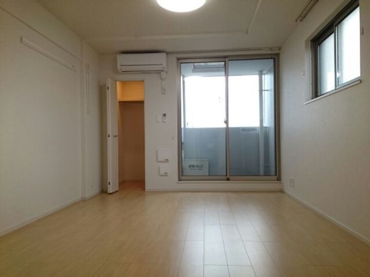 大阪府守口市八雲北町3(マンション)の賃貸物件の居間