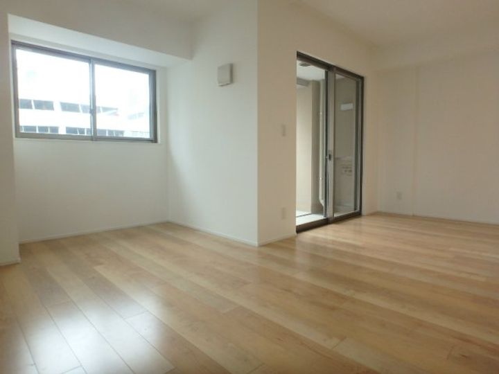 アートフォルム元城の居間