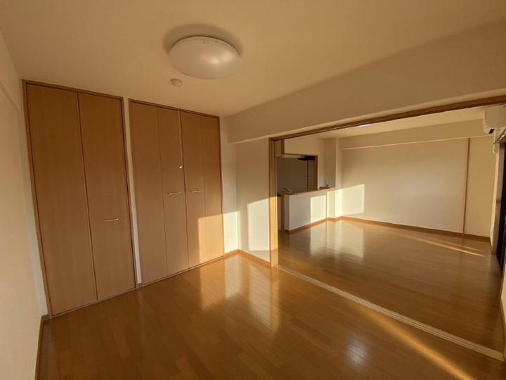 ユーミーサニーハートの居間