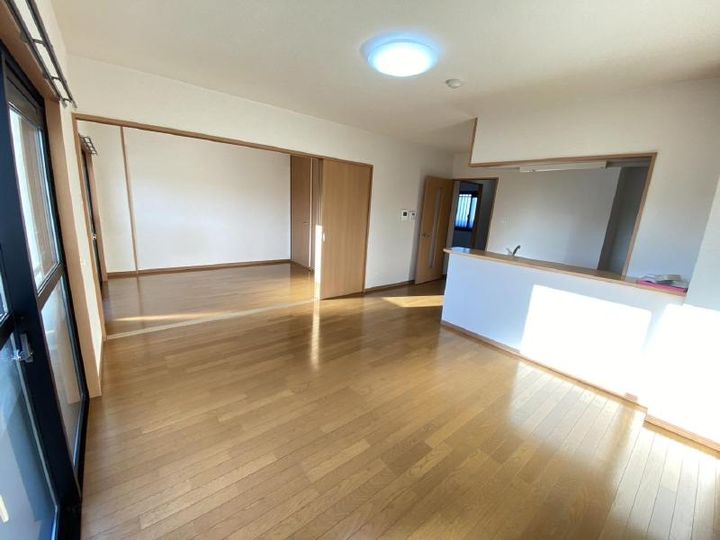 ユーミーサニーハートの居間