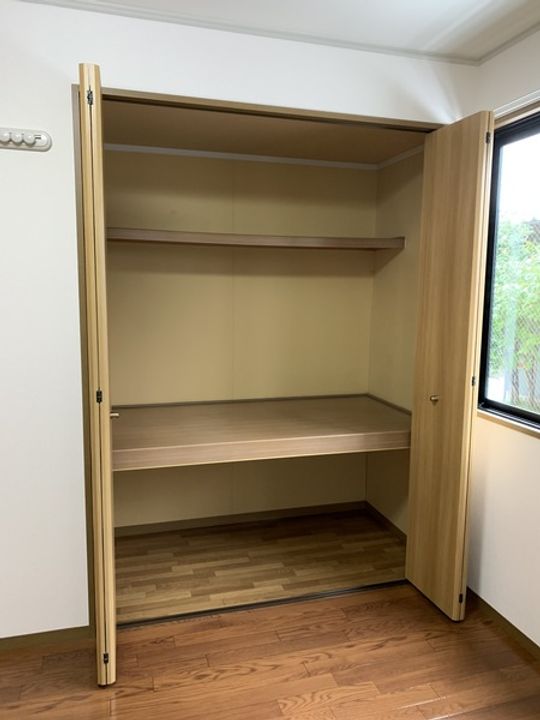 ロイヤルタウン三条 八番館の内装