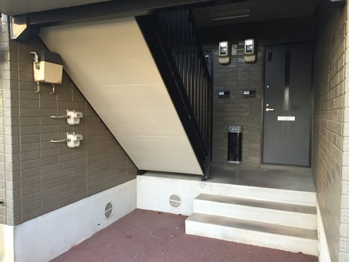 ロイヤルタウン三条 八番館の地図