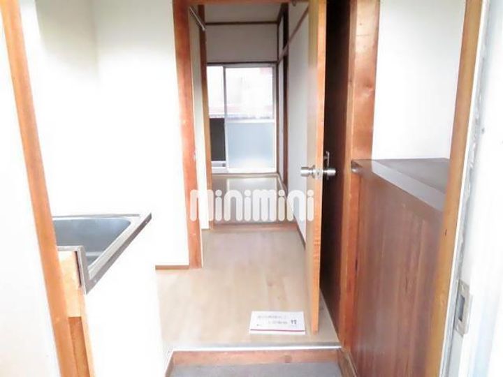 リバーサイド穂積の玄関