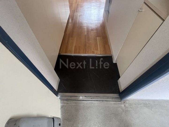 メゾン・ド・ノアバーム八王子の玄関