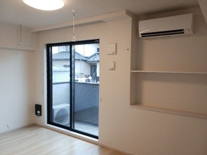 愛知県あま市中萱津出口(アパート)の賃貸物件の居間