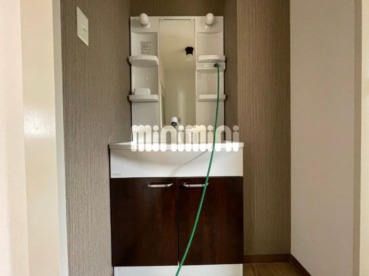 パルティール大岩の内装