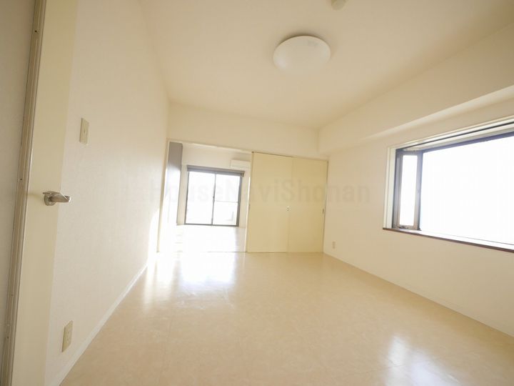 神奈川県藤沢市鵠沼海岸1(マンション)の賃貸物件の居間