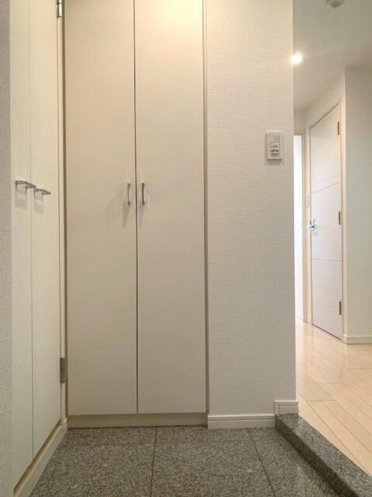 グランドコンシェルジュ用賀アジールコートの玄関