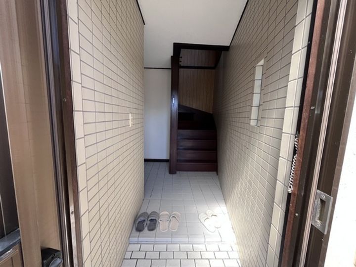 広島県広島市佐伯区坪井2(一戸建)の賃貸物件の玄関