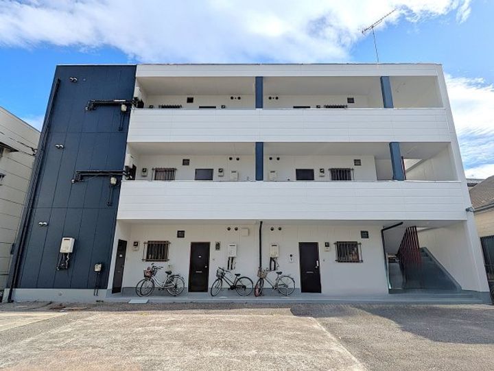 ハイツモンシェリーの外観