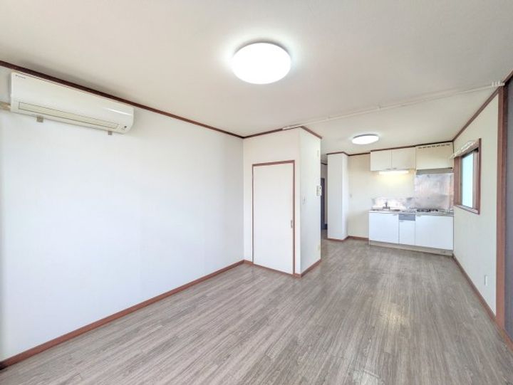 ハイツモンシェリーの居間