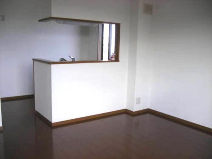 サンフローラ一ツ葉の居間