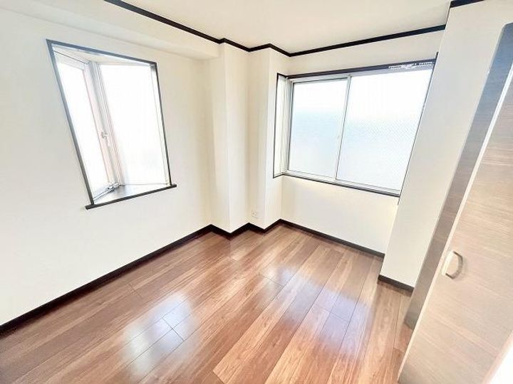 エレガンス幸田の内装