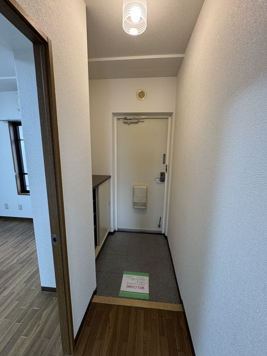 オークランド5弐番館の玄関