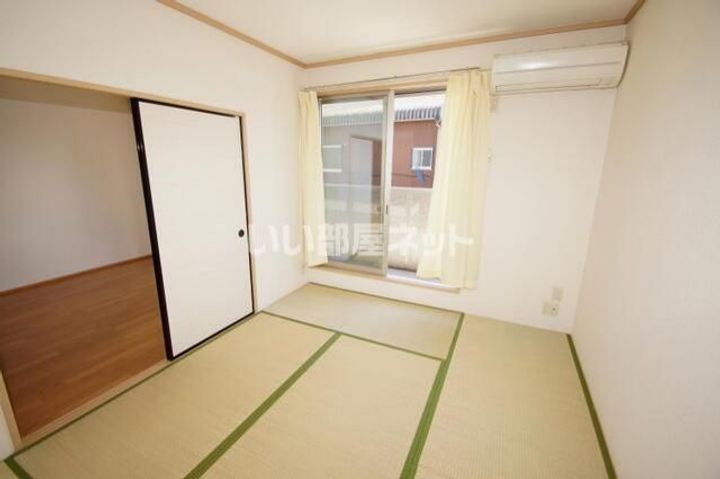 レトアエル田中の内装