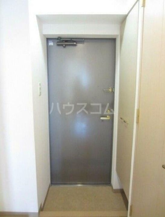 ミリオンステージ吉祥寺の玄関