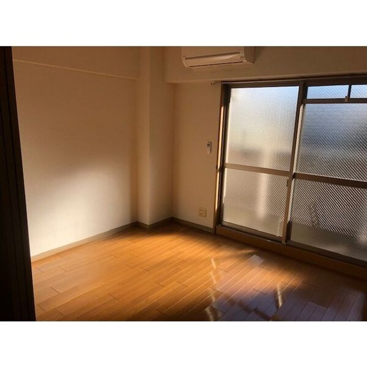 ウィンハイツ長久手の居間