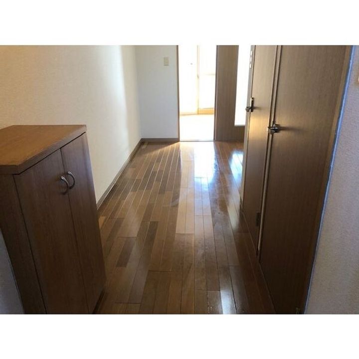 ウィンハイツ長久手の玄関