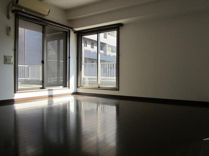 神奈川県横浜市鶴見区鶴見中央4(マンション)の賃貸物件の居間